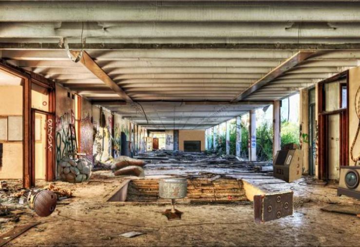 被遗弃的剧院逃生 被遗弃的剧院逃生