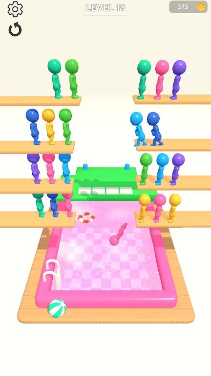 坠入游泳池 坠入游泳池